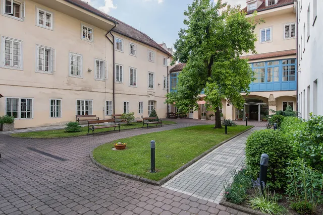 In Heart of Prague - Exquisite Downtown 2BR/2BA Apt