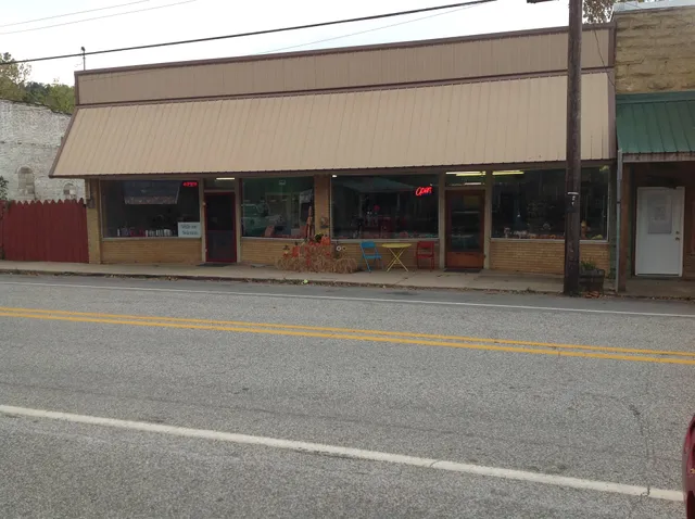 L . A . Salon & Boutique