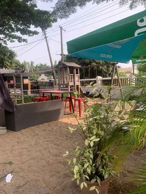 Pizze-Riah restaurant