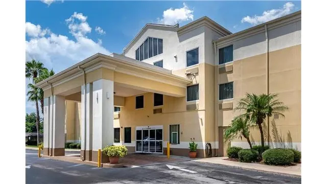 Comfort Inn & Suites DeLand - near University