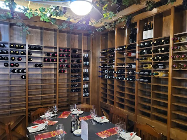 Restaurante Meson del Vino, Sucina