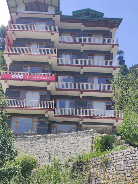 OYO 24026 Snow Hills