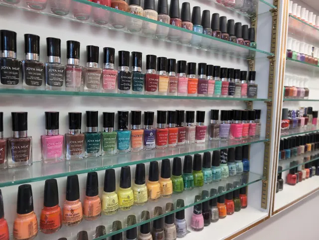 Le Couture Nail Salon and Spa