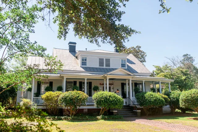 The Magnolia Historic Southern Inn