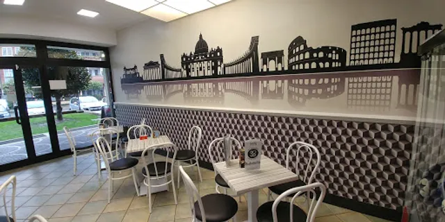 The Dogs & Roll Bar (Gio & Jo Bar)