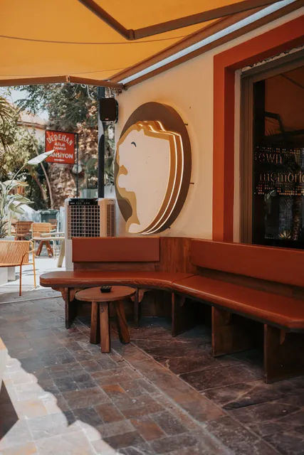 The Beaver Coffee Shop Kaleiçi