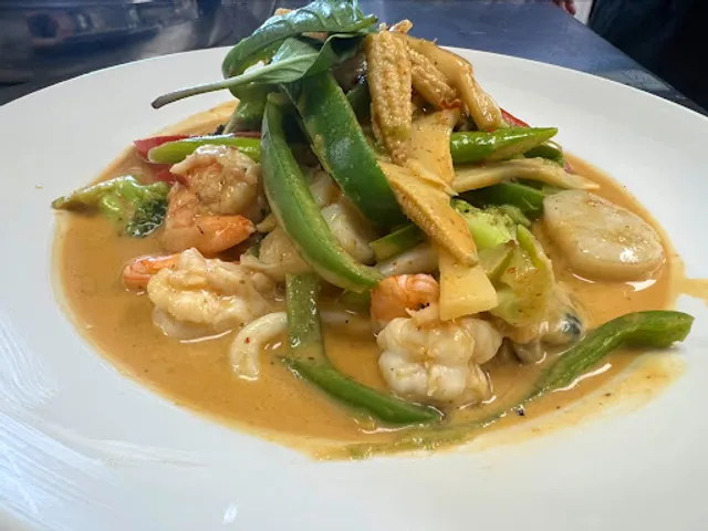 Chef Lins Asian Bistro