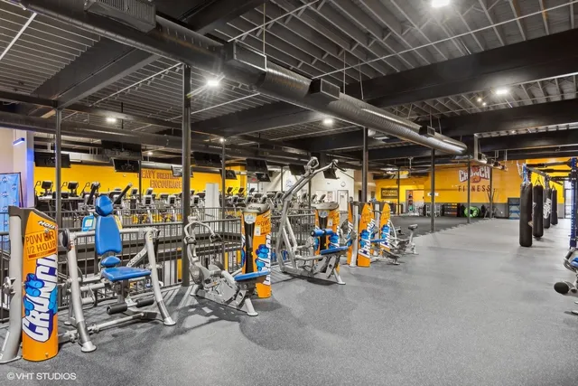 Crunch Fitness - Springfield