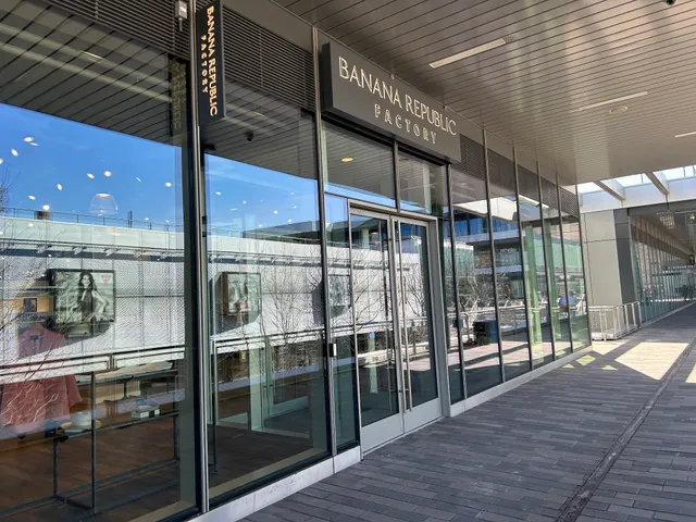Banana Republic Factory Store