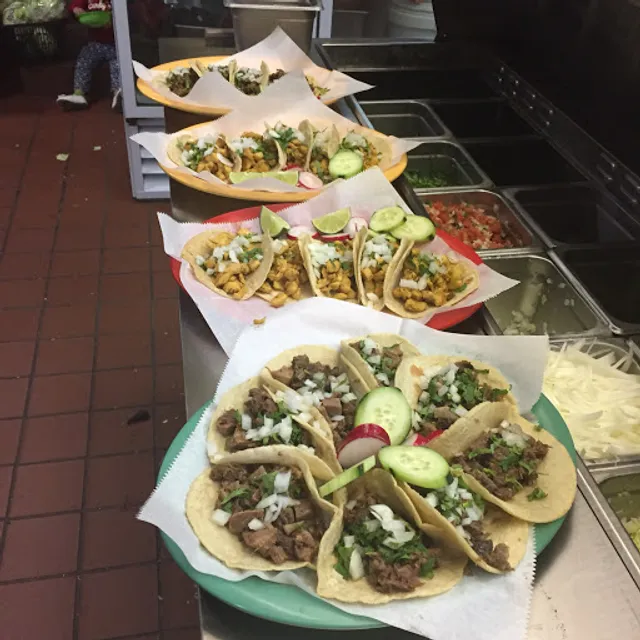 Restaurante y Tienda El Gallo Giro