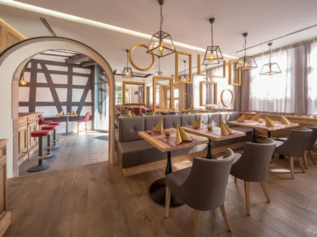 Old Post Office Hotel & Restaurant