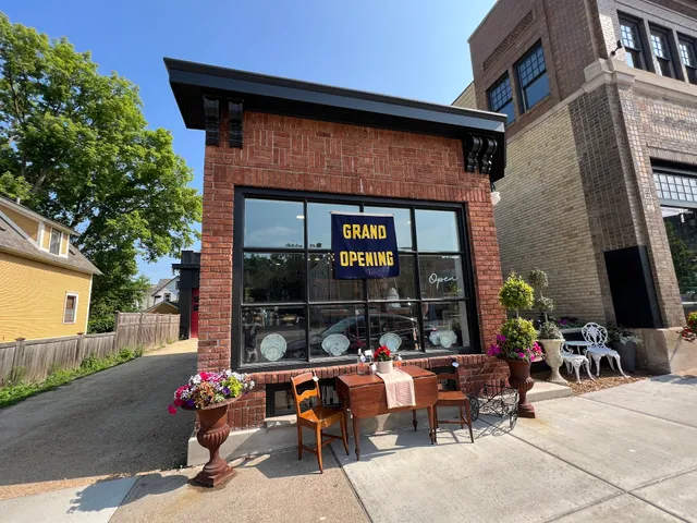 Betty's Antiques Saint Paul