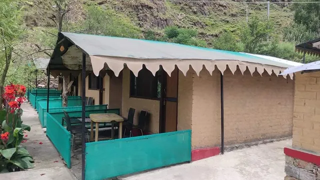 Pubber River Camps (Chanshal Valley) Vill. Mandli, Teh. Chirgaon, H. P (INDIA) 171208