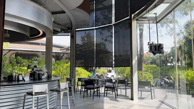 Shuffle Cafe & bistro