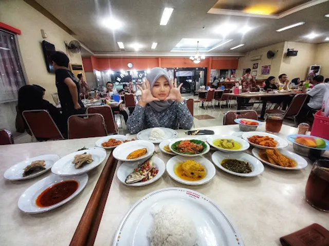 Rumah Makan Padang Sederhana