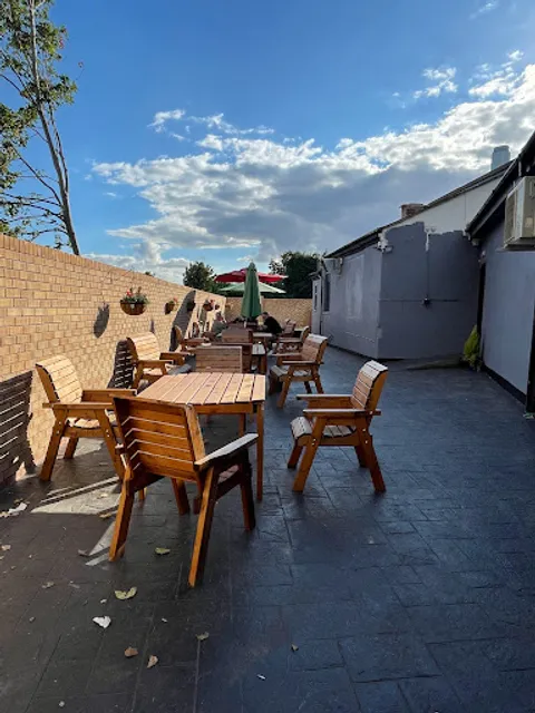 The White Swan - Bar & Grill