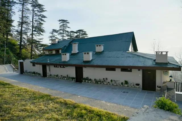 StayVista at Pine Estate in Shimla | 6 BHK Premium Holiday Home with Complimentary Breakfast