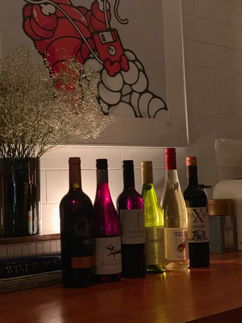 Just Between Friends Wine Bar