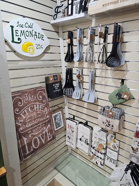 Cumberland Falls Gift Shop