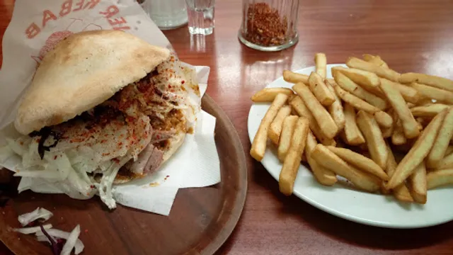 Der Baba Döner Köfte Salonu