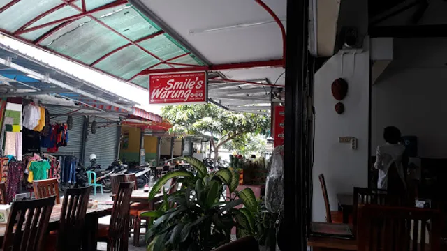 WARUNG SMILE'S