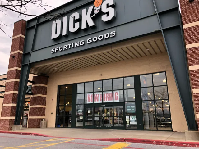 DICK'S Sporting Goods