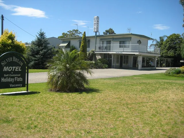 Silver Bream Motel & Self Contained Flats