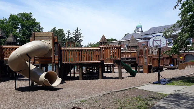 Waverly Community House