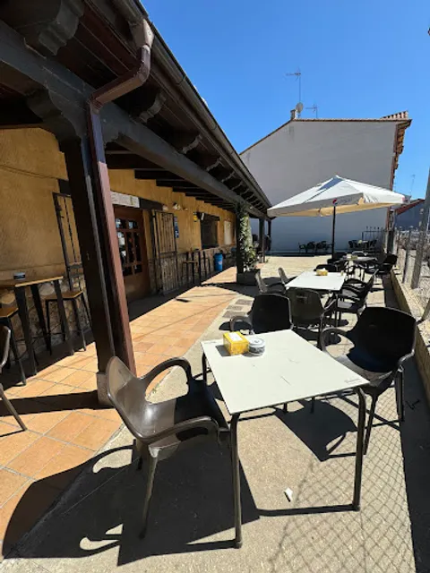 Casa del Pueblo de Azadinos