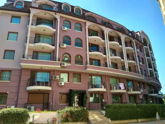 Purple Star Apartments