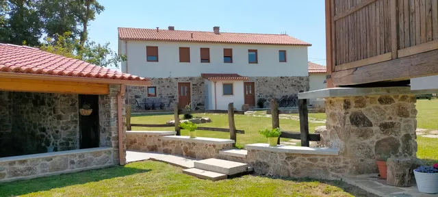 O Labrego. Apartamentos.