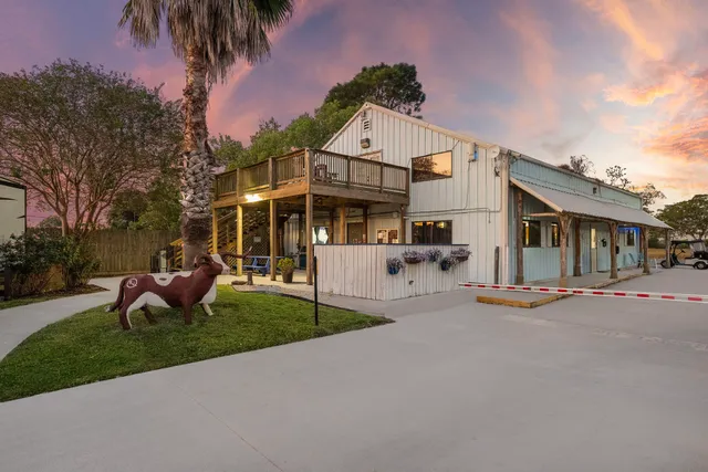 Victoria RV Park by QRV