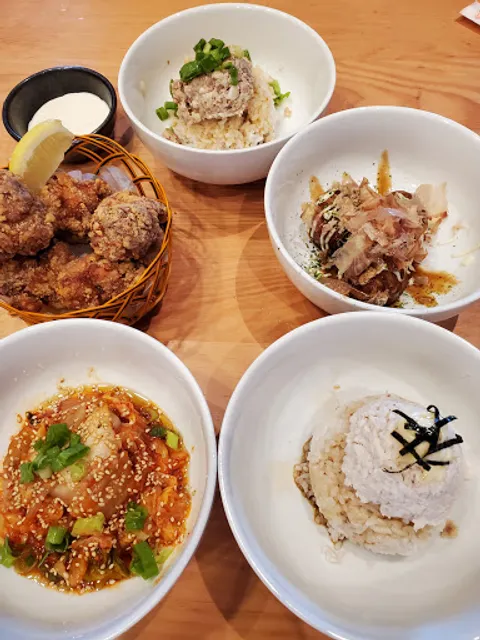 Woodbury Common Premium Outlets Food Pavilion