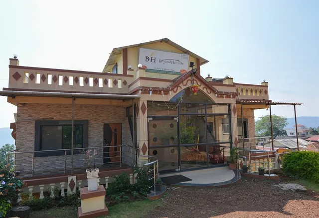 OYO 16903 Beyond Horizon Hotel