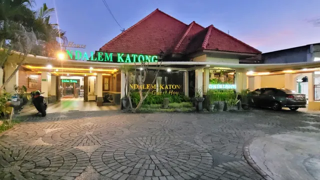 Ndalem Katong Guest House Ponorogo