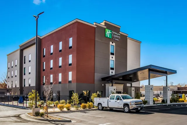 Holiday Inn Express & Suites Tulsa East - Catoosa by IHG