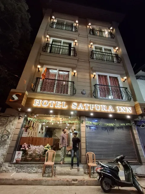 Hotel Satpura Inn