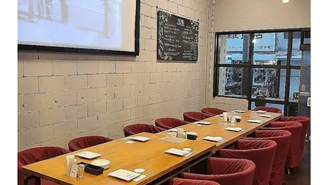 RESTAURANT & BAR VERY