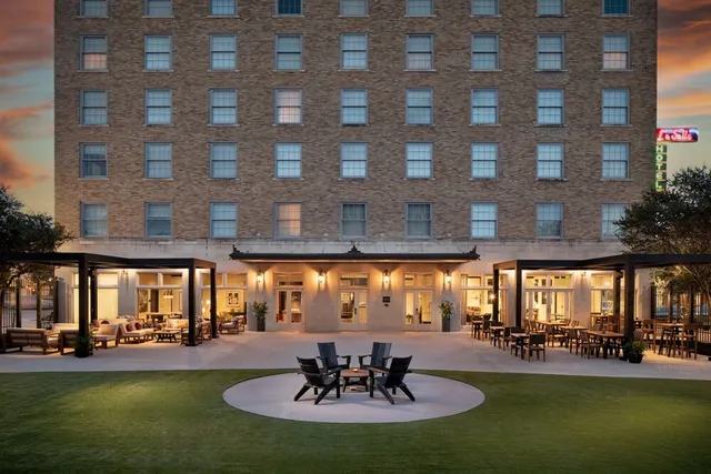 The LaSalle Hotel, Bryan College Station, a Tribute Portfolio Hotel