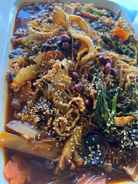 ငွေပင်လယ် စားသောက်ဆိုင် (Rakhine_Myanmar Regional Restaurtant)