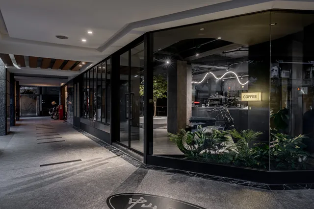 COFFEE XOVER / T.XOVER 咖啡手搖概念店