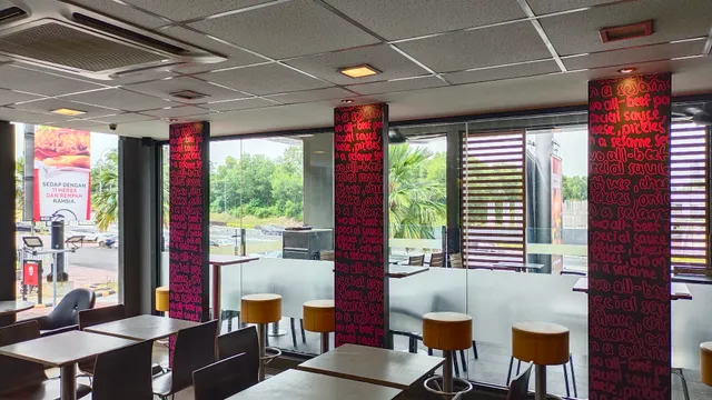 McDonald's Bandar Puteri Puchong DT