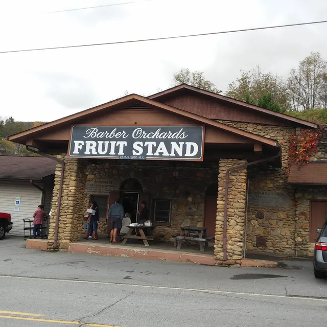 Barber Orchards Fruit Stand