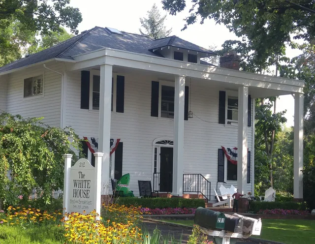The White House Bed and Breakfast