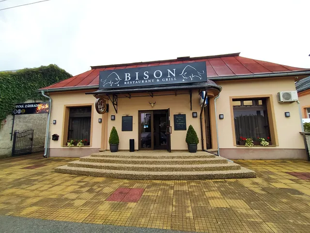 BISON Restaurant grill & pizza