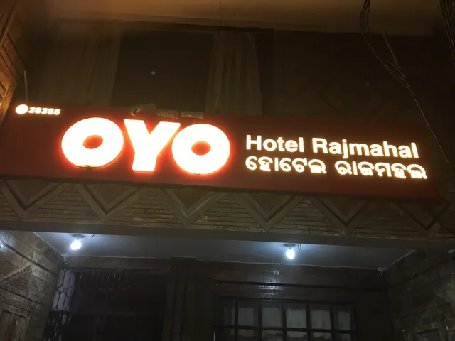 OYO 28355 Hotel Raj Mahal