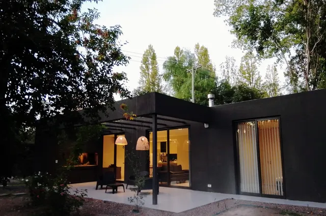 "De Barro y Caña" - Apacible, diferente y lleno de esencia.