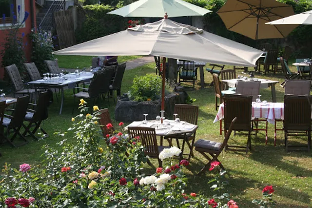 Maison Rouge Restaurant