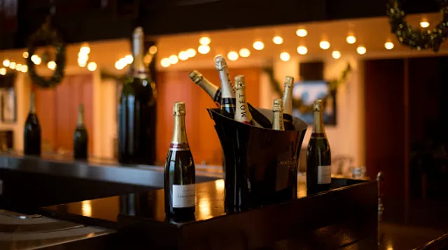 Silks Bistro & Champagne Bar