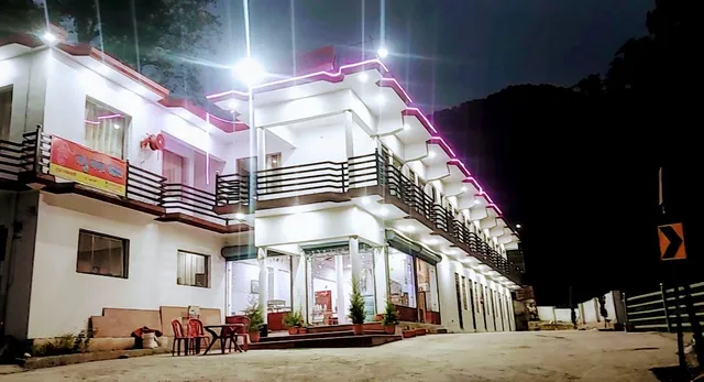 Sri Madhu Ganga palace,sri badrinath Highway, umrakot bedanu(Langasu),karnprayag chamoli Uttarakhand